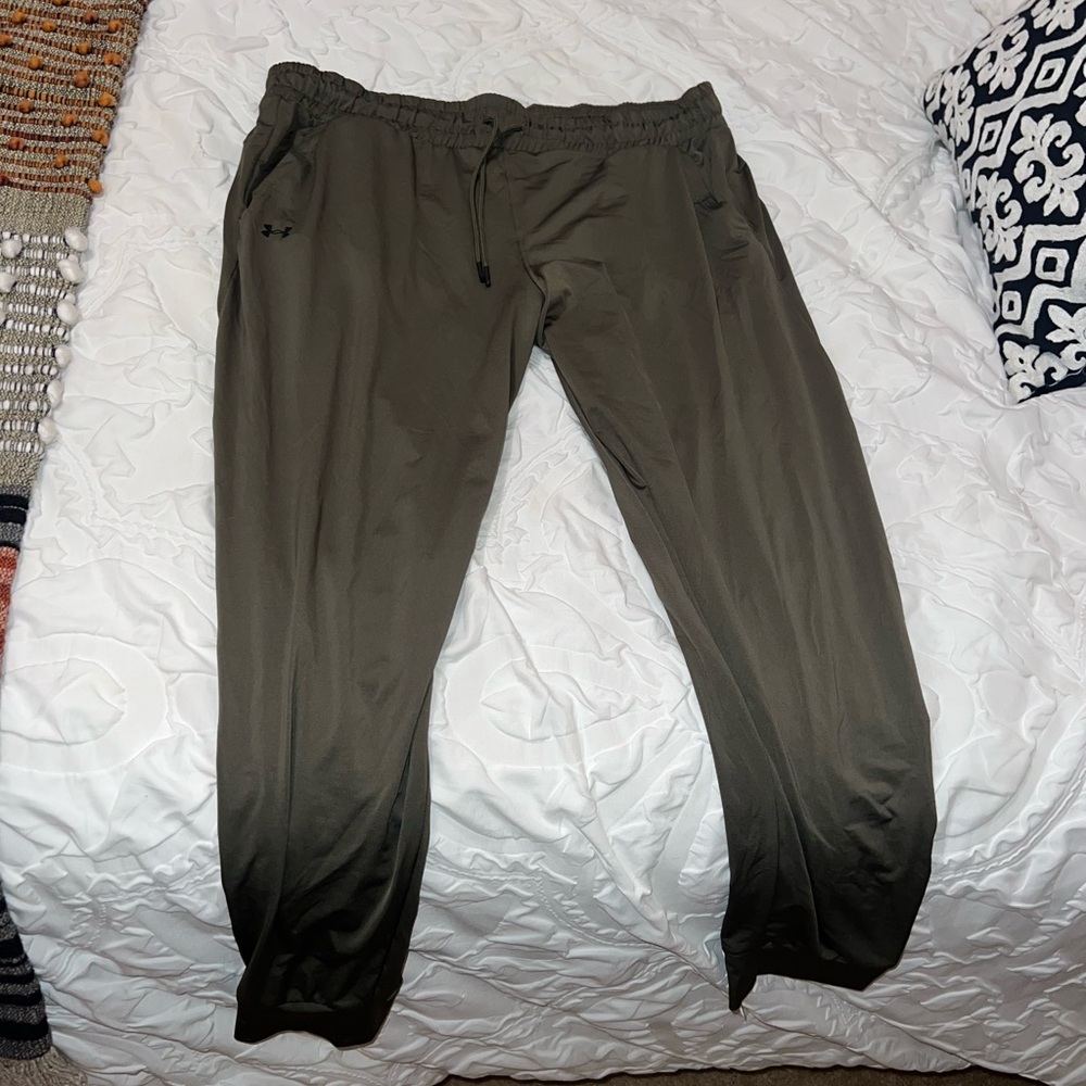 Olive green Under Armor women’s joggers